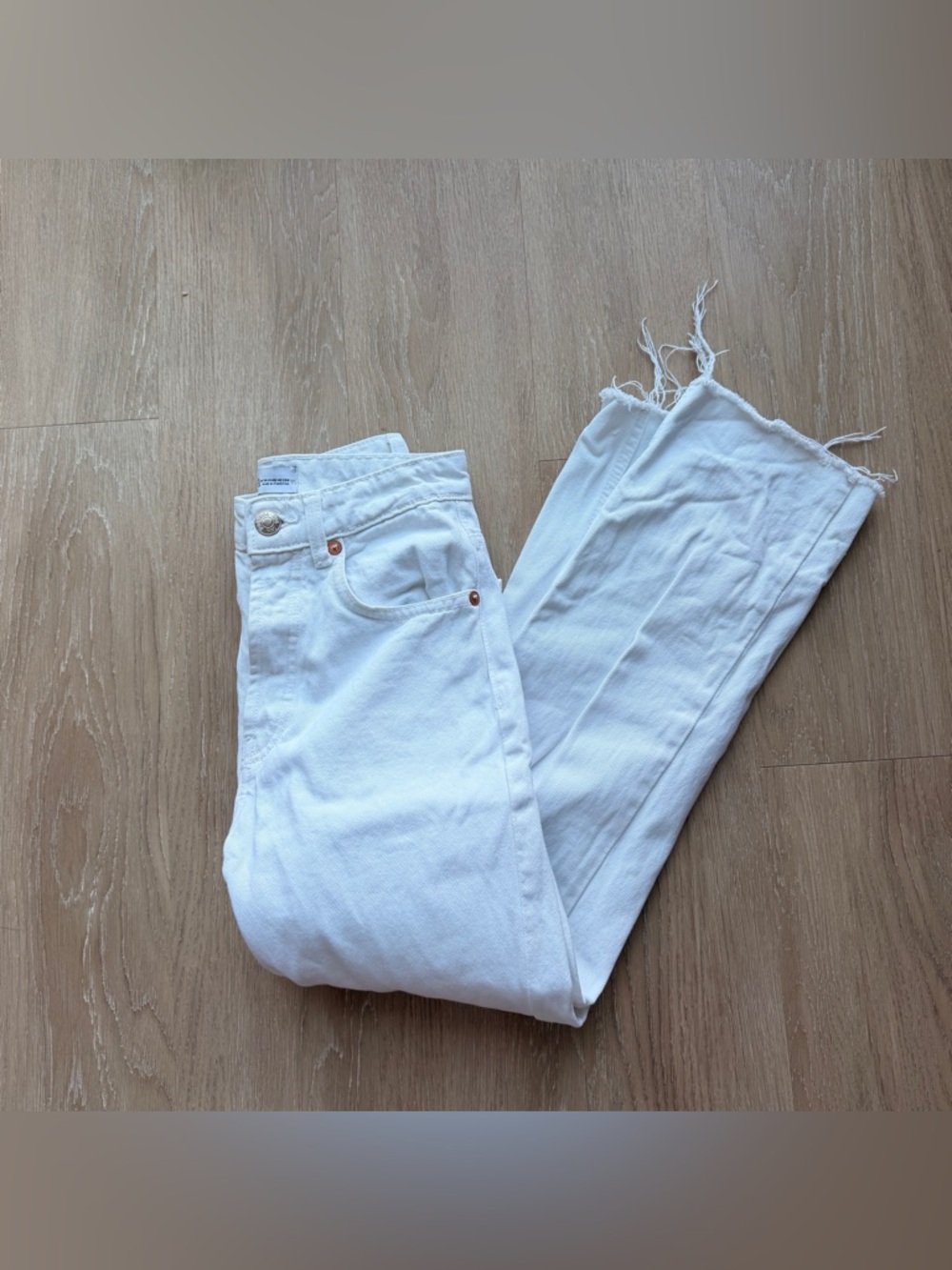 White Zara jeans